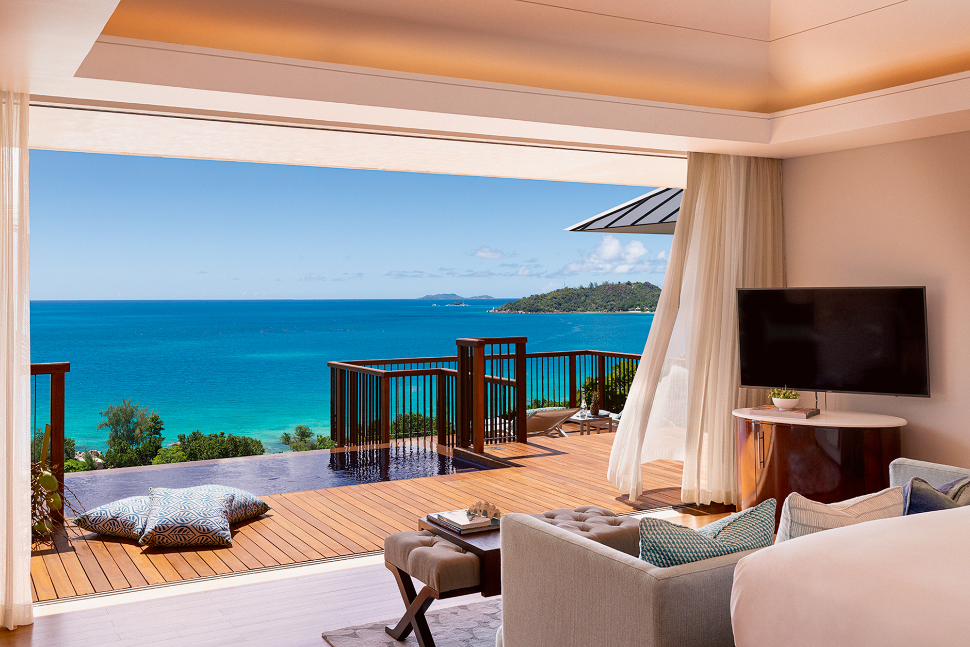 Signature-exception-raffles-seychelles-03